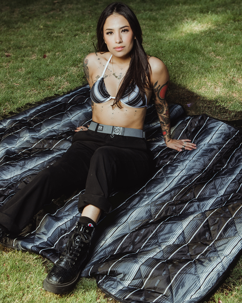 BLACK SERAPE ADVENTURE BLANKET